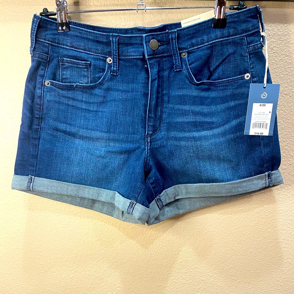 NWT Universal Thread denim shorts. Size 8.